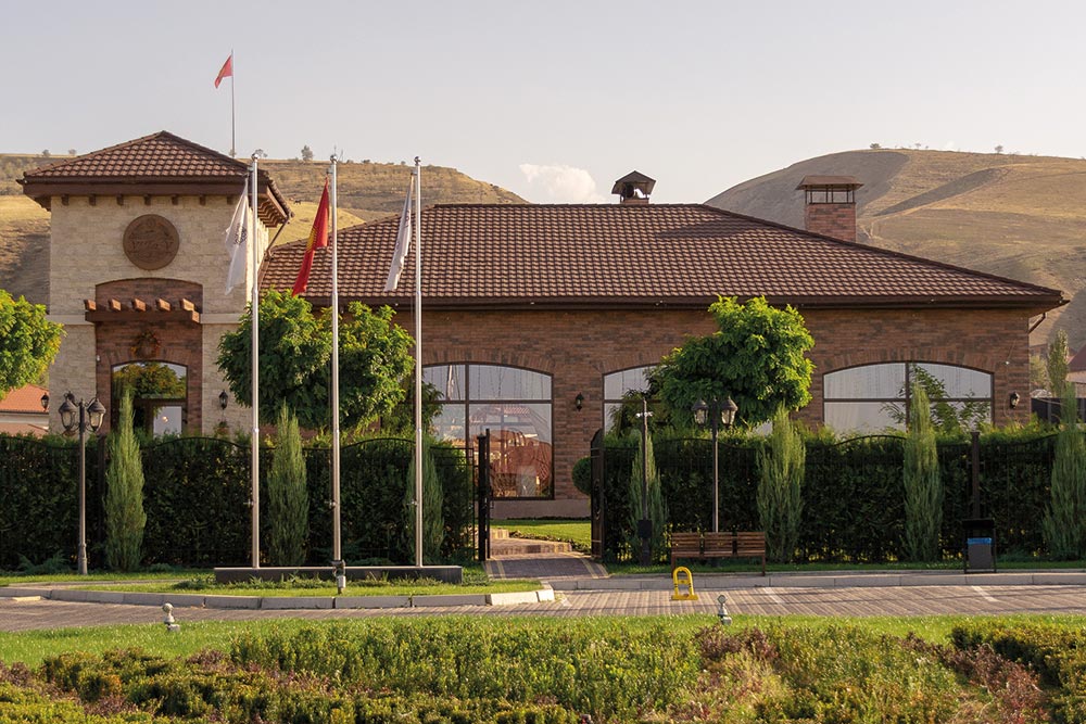 STONE-COATED METAL ROOF TILES