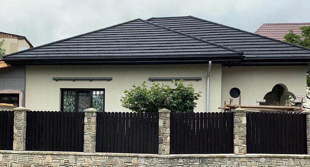 STONE-COATED METAL ROOF TILES