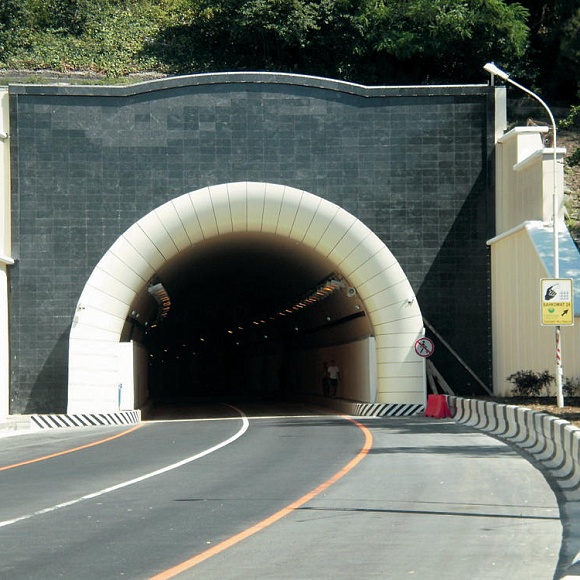 Tunnel on the Road M-27